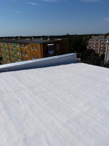 naprawy dachu - renowacja dachu z papy. Sposoby naprawa dachu z papy